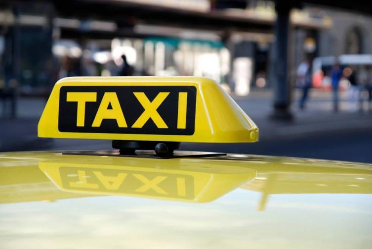 Taxistas y remiseros se reunieron con el municipio
