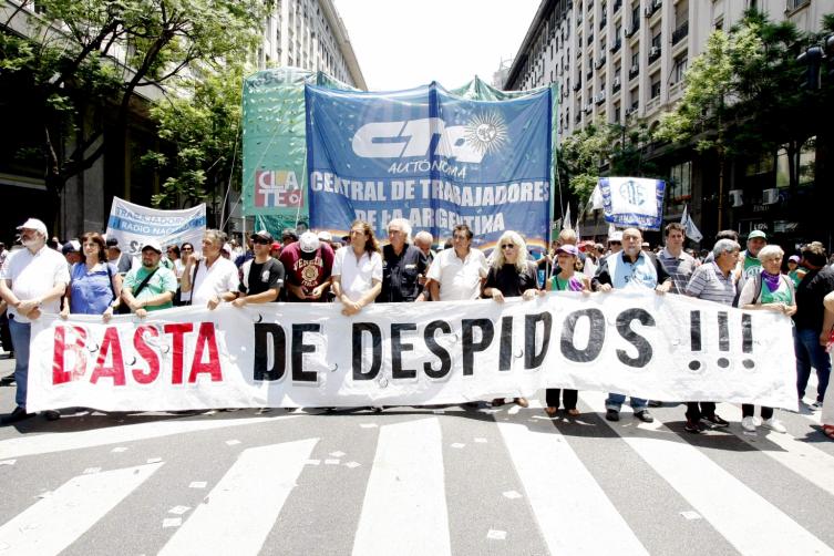 Paro y marcha contra la ola de despidos y cierres en el Estado