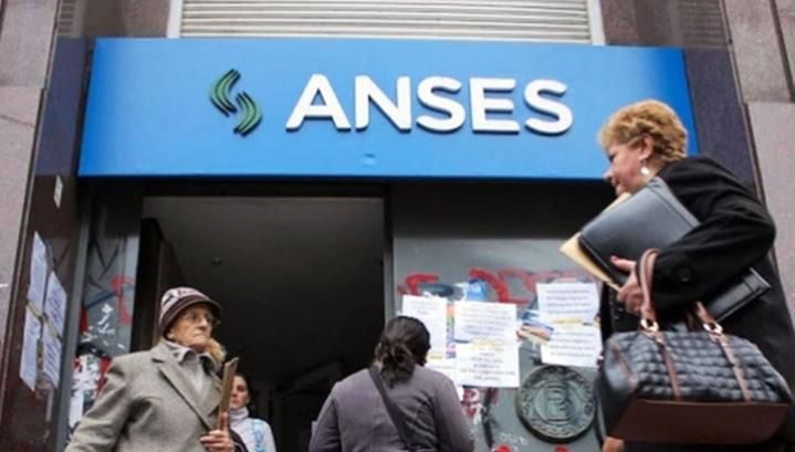 El Gobierno oficializó el aumento de 5,71% a partir de marzo