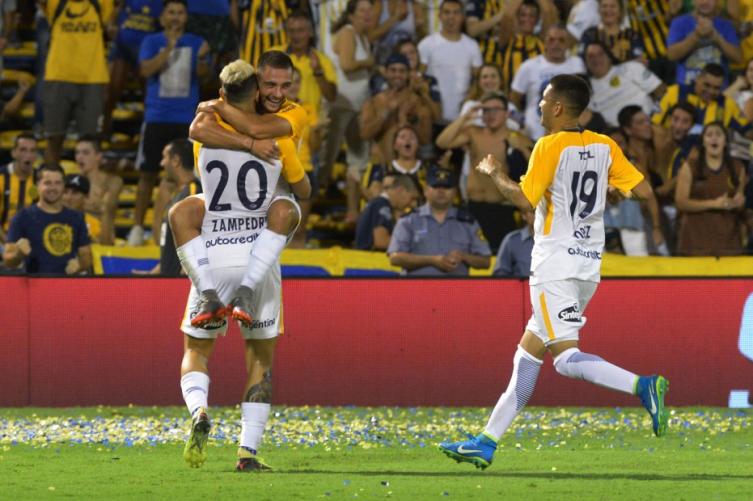 Central goleó a Olimpo en Rosario