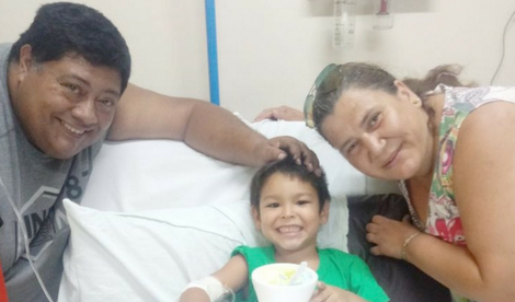 Un matrimonio de policías salvó a un niño de cinco años