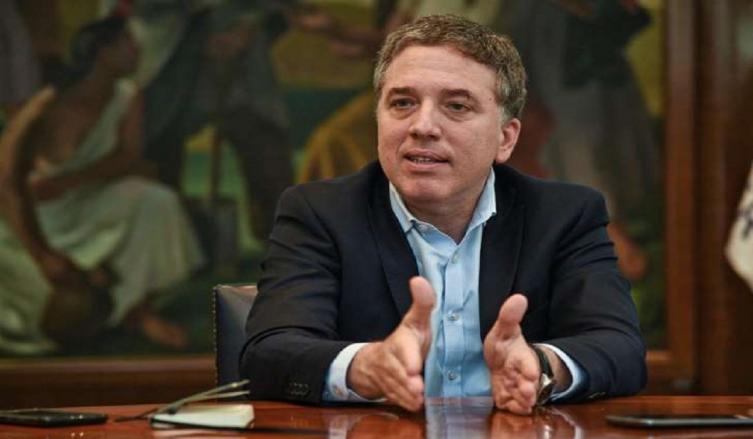 Dujovne arranca una gira en España para buscar inversiones  