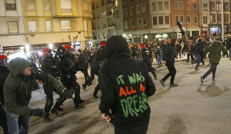 Bilbao: un policía muerto por la pelea entre ultras del Athletic y del Spartak de Moscú
