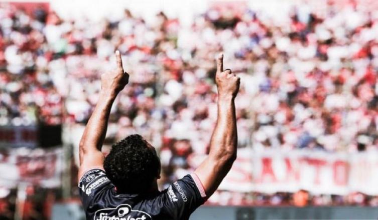 Gamba entró normalmente con sus compañeros pero aún no se sabe si jugará el clásico