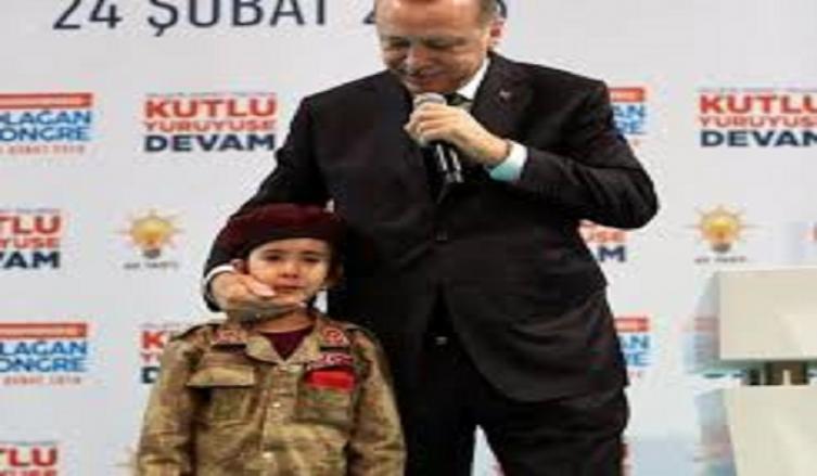 El presidente turco Erdogan hizo llorar a una nena de seis años
