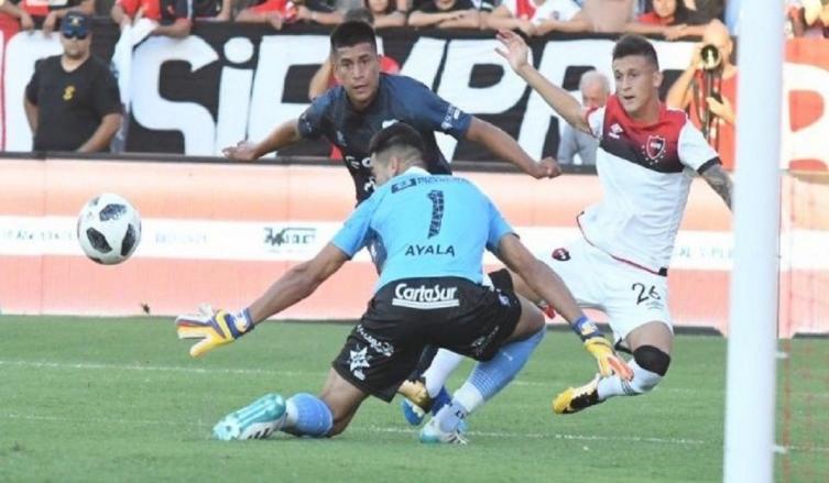 Newells fue mejor que Temperley pero empataron 0 a 0 en el Coloso