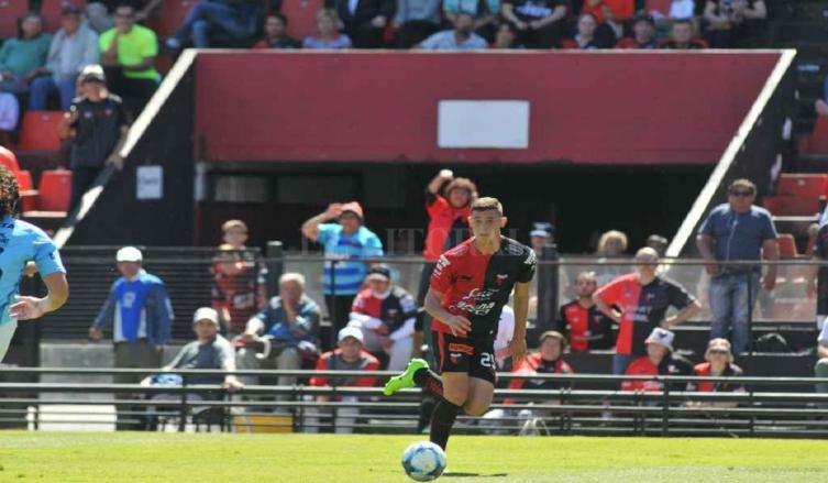 Cuatro cambios y Alan Ruíz de enganche en el equipo de Eduardo Domínguez