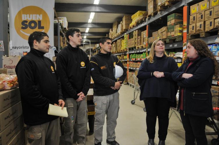 Más jóvenes se entrenan en empresas privadas