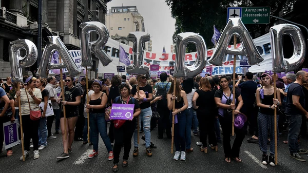 #8M: Las 5 razones por las que mañana paran las mujeres de todo el país