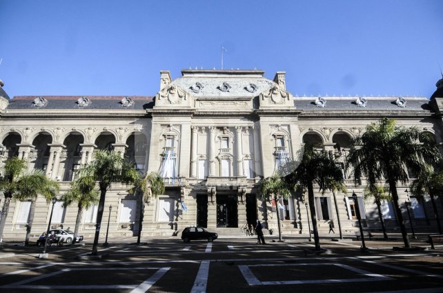 El gobierno convocó a gremios estatales
