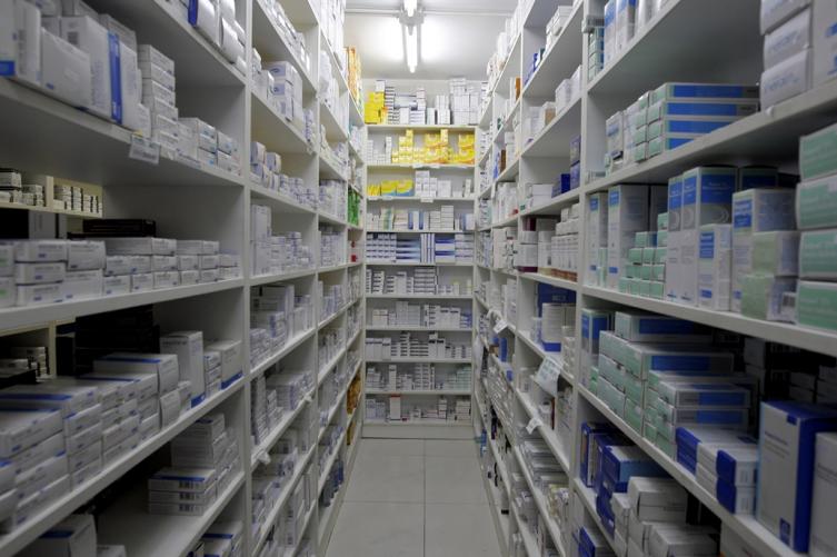 La Anmat prohibió un medicamento para tratar el VIH y un nebulizador