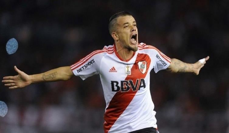 Un título especial: Andrés D Alessandro terminó el secundario