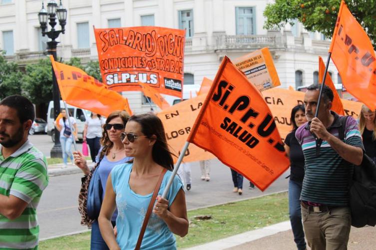SIPRUS se reunirá este lunes y amenaza con paro
