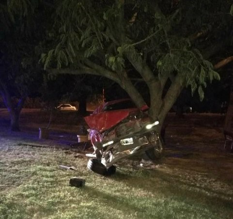 Murió una adolescente tras un vuelco 
