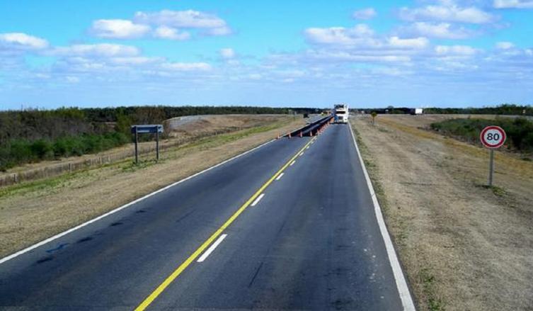 Construcción de una doble traza en toda la ruta que une Rosario con Victoria