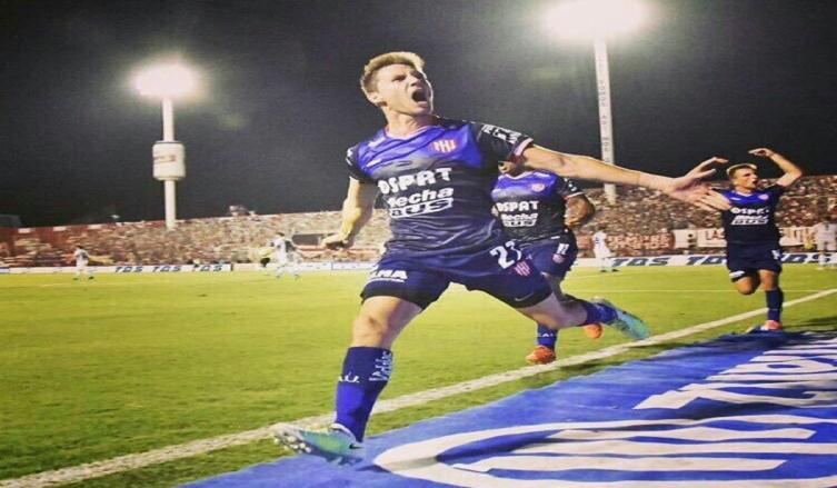 Unión volvió a la victoria y con goles de sus delanteros: le gano a Temperley 3 a 0