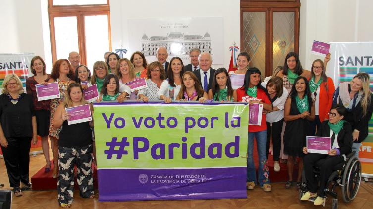 Senadores del PJ presentaron su proyecto de Paridad