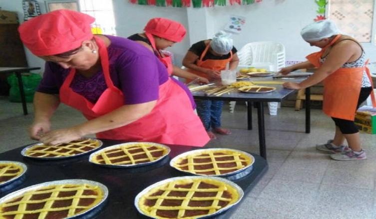 Plan Abre: vecinos de Las Vegas se capacitan en un nuevo taller de cocina productiva 