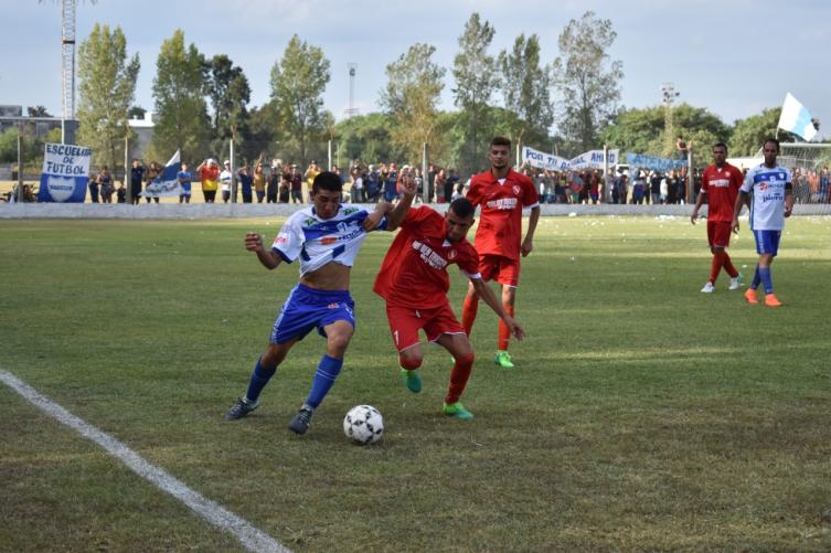 Independiente se quedó con el derby santotomesino