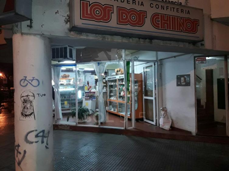 Robos y destrozos en locales del microcentro