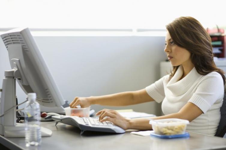 Seis cosas que no deberías hacer desde tu ordenador de trabajo