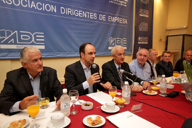 Corral presenta proyectos estratégicos para Santa Fe