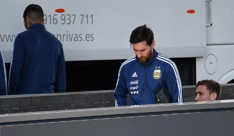 Lionel Messi tampoco estará en el duelo ante España