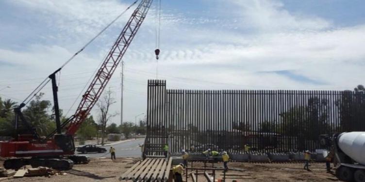 Trump mostró las primeras imágenes del muro fronterizo con México
