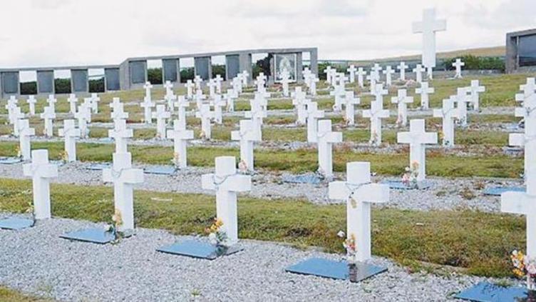 Macri recibirá a familiares de caídos en Malvinas