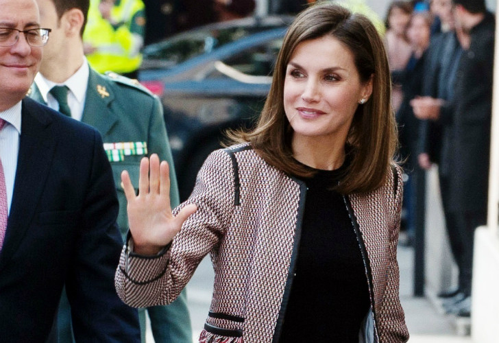 Abuchean a la reina Letizia tras el altercado con su suegra