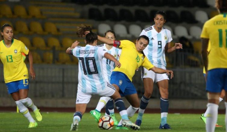 Argentina cayó en el debut pero dejó una buena imagen