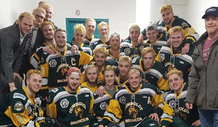 Tragedia en Canadá: murieron 15 miembros de un equipo juvenil de hockey sobre hielo