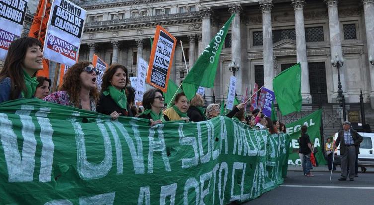Comenzó el histórico debate por el aborto 