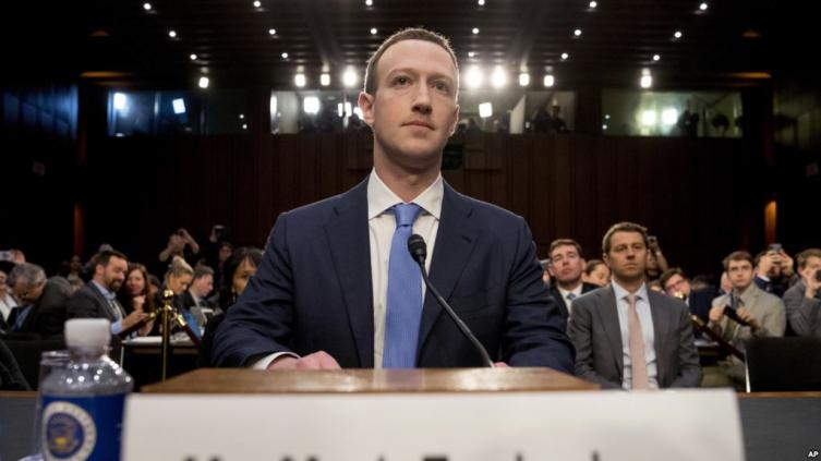 Zuckerberg asume responsabilidad sobre escándalo de Facebook