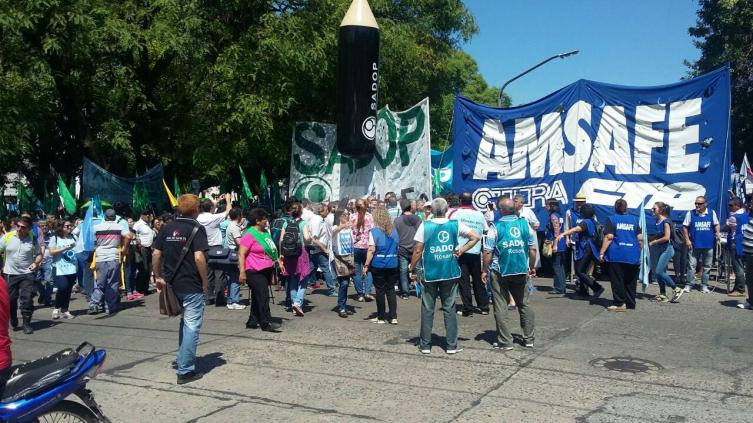 La provincia convocó a los gremios docentes