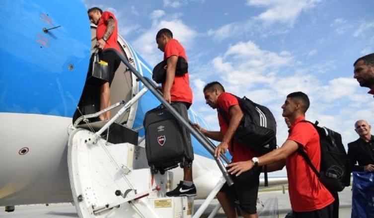 Newells viajó a Brasil ilusionado y con la duda de Leal