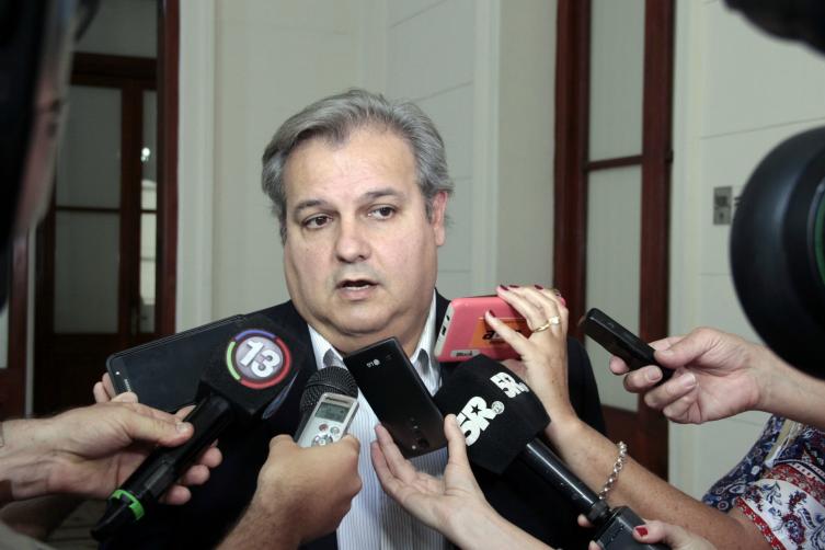 El Gobierno se reunió con representantes de los docentes 
