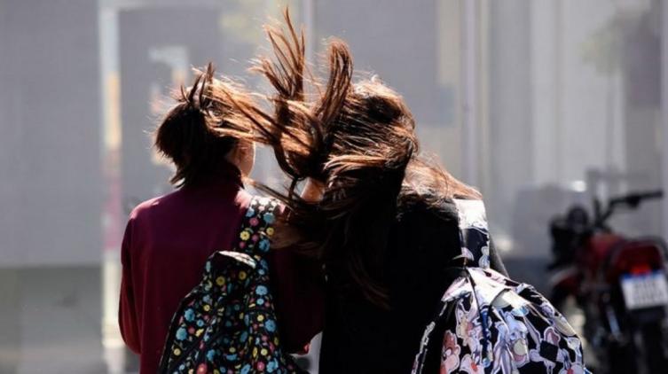 Alerta por vientos con fuertes ráfagas en el centro del país