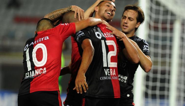 Colón suma pero sigue afuera de la Copa