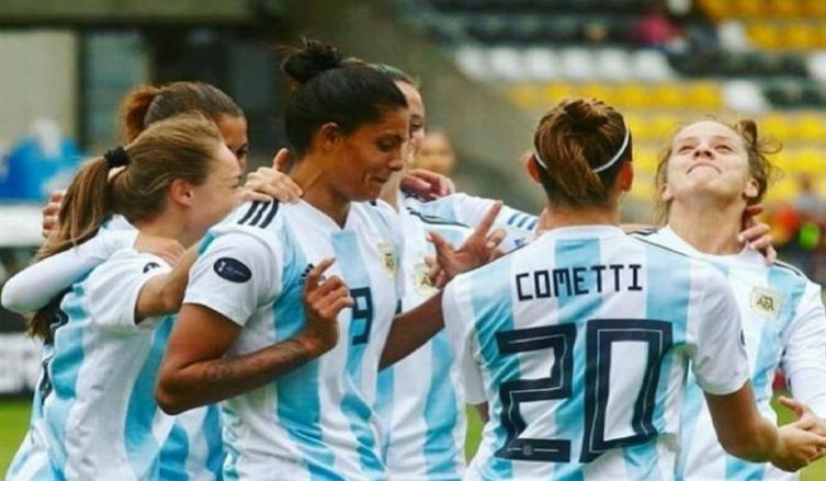 Bronca desde la selección femenina por la presentación de la camiseta