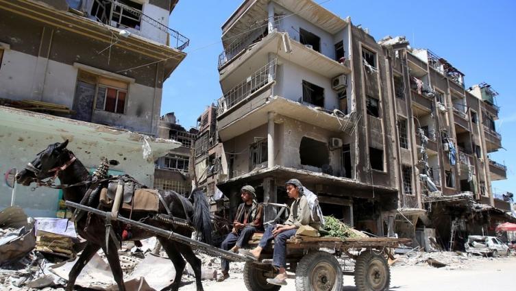 Tras el bombardeo a Siria, Rusia pide diálogo a Estados Unidos