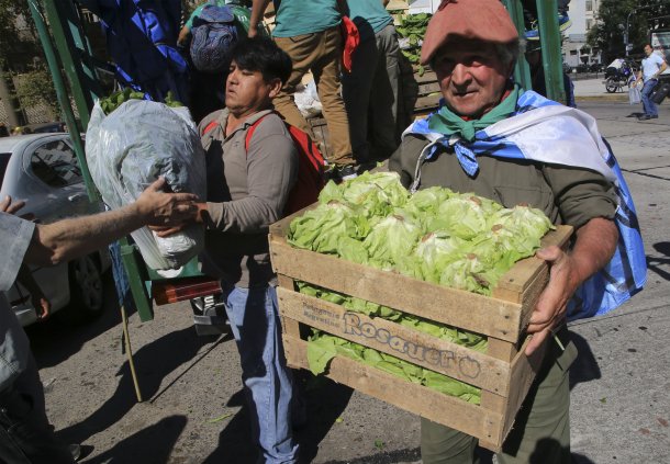 Buenos Aires: Tercer día del verdurazo en Plaza Congreso