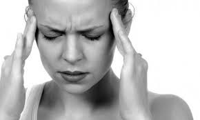 Por qué las mujeres sufren más migrañas que los hombres