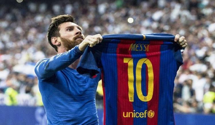 Lionel Messi superó a Cristiano Ronaldo y se convirtió en el jugador mejor pago del mundo