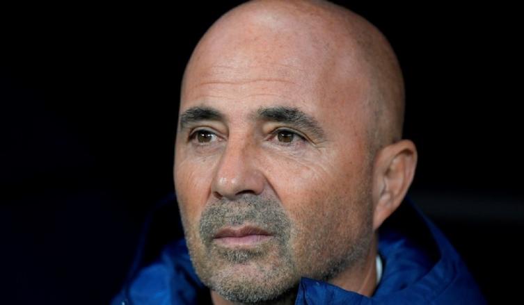 Sampaoli recorre Europa, semblantea a sus jugadores y recupera el entusiasmo 