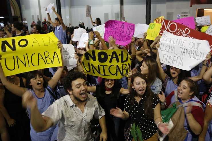 Escándalo en la Feria del Libro: impidieron hablar a funcionarios durante la apertura