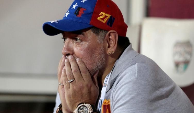 Diego Maradona renunció luego de que su equipo no lograra ascender
