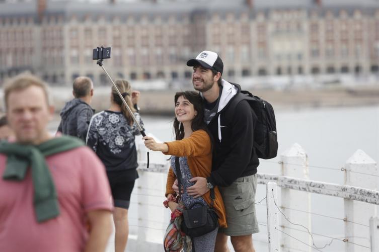 Días grises para los turistas que se animaron al fin de semana largo en la costa