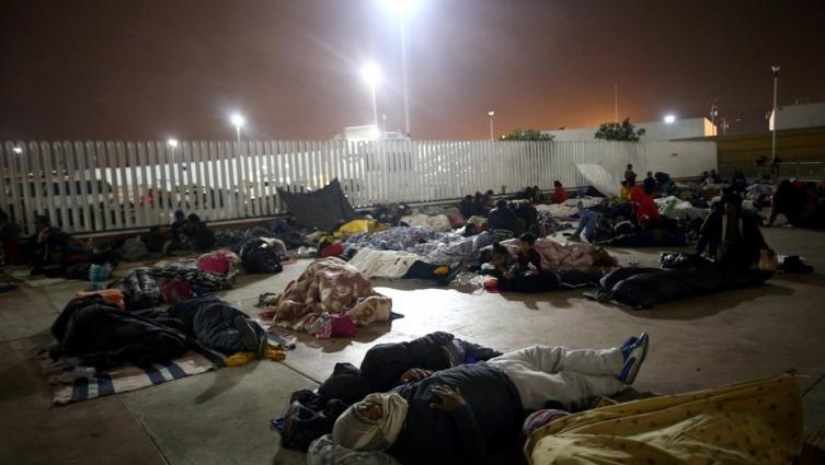 EE.UU. puso un freno a la caravana de 200 migrantes que atravesó México