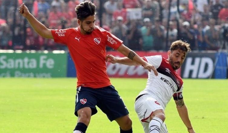 De Felippe podrá hacer cambio de figuritas en el mediocampo